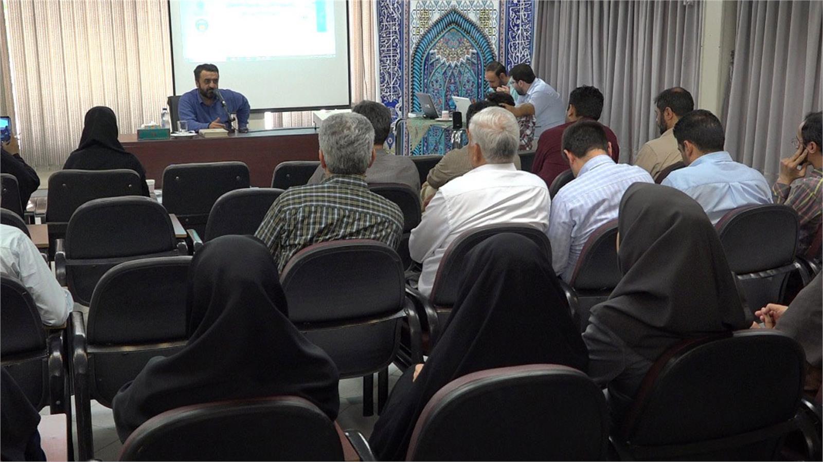 مراسم قرعه‌کشی مسابقه کتابخوانی «آخرین شاه، آخرین دربار» برگزار شد
