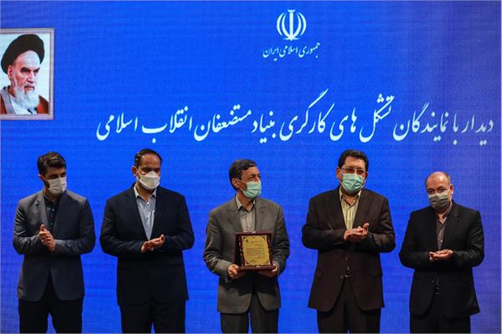 هیچ مدیری حق ندارد پیش از کارگران حقوق بگیرد/ حقوق معوق در بنیاد مستضعفان نداریم